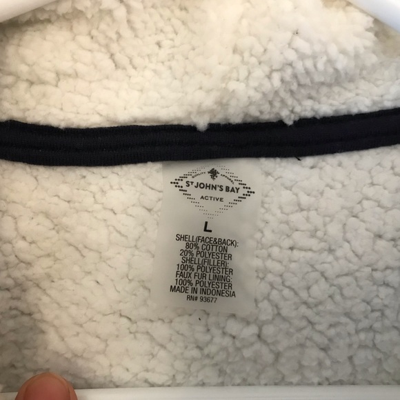 Hooded Lined Active Vest - Picture 6 of 7